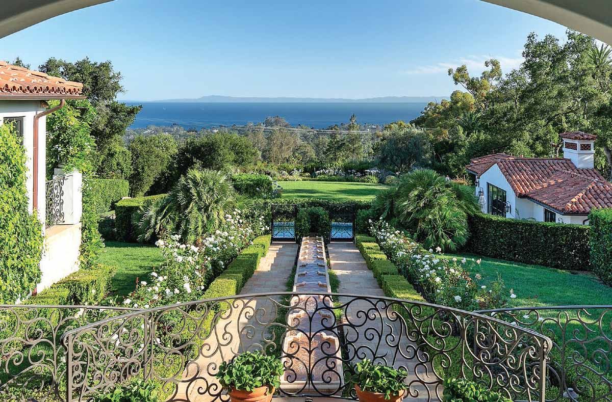 patio with view of steps